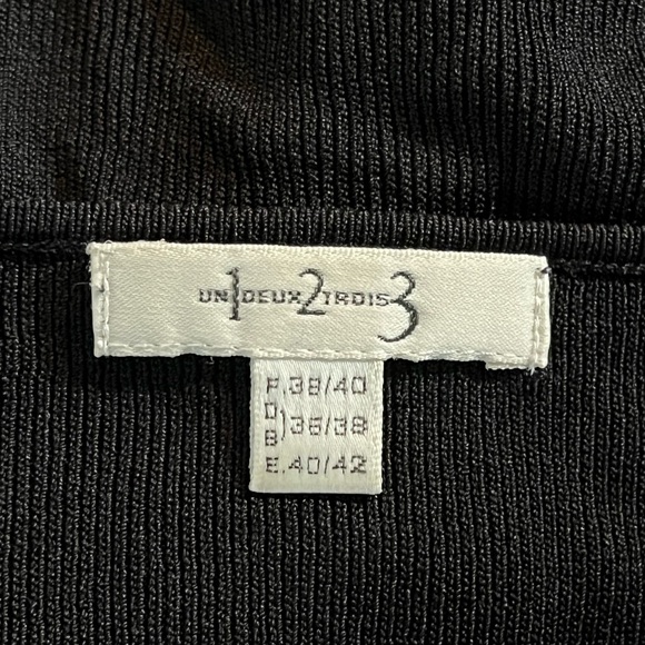 UN DEUX TROIS Black Top w Beading Sz 6 - Picture 3 of 3